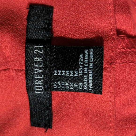 Red shorts - Picture 4 of 4